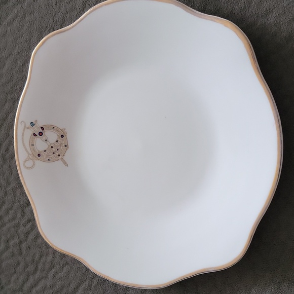 Royal Tara Fine Bone China Ireland - Picture 1 of 4